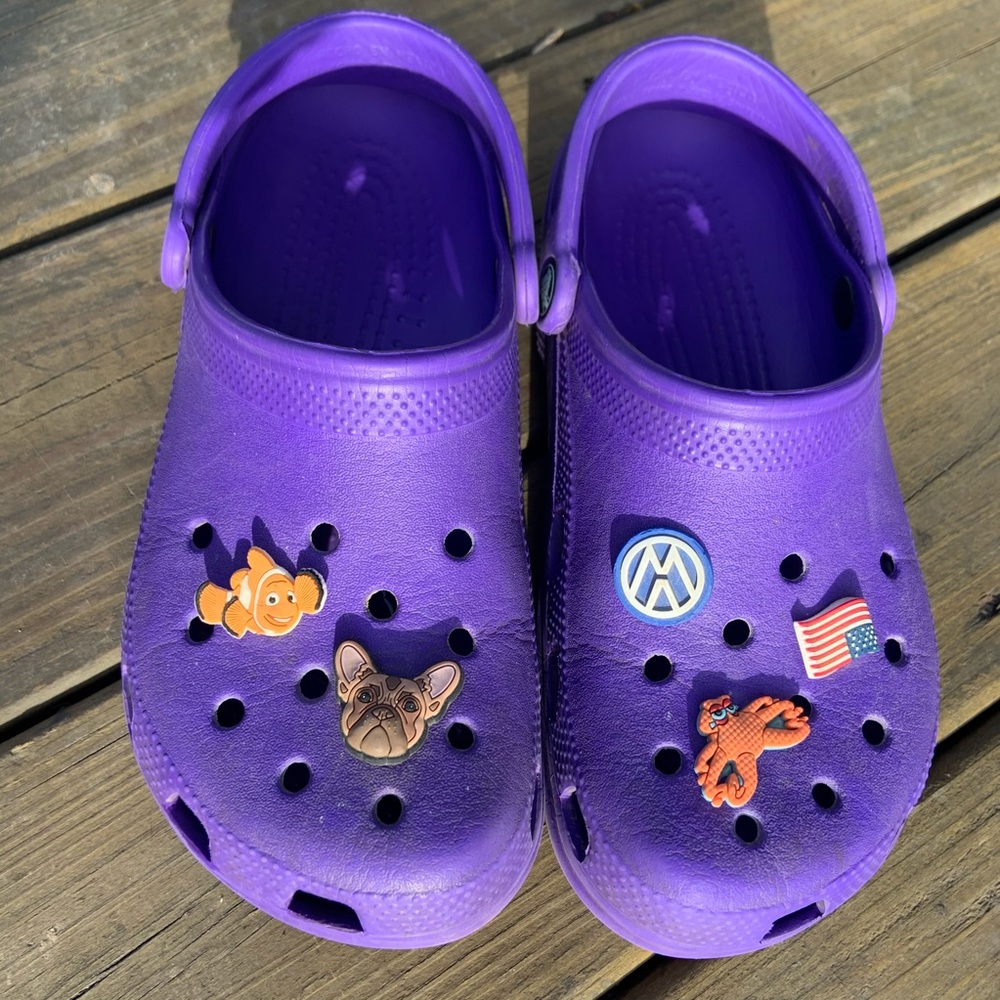 Women’s Purple Crocs with jibbits included!